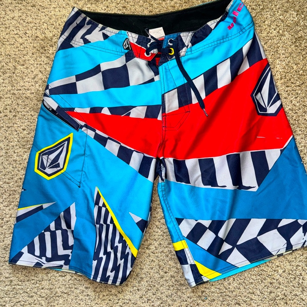 LIMITED EDITION Men’s Volcom board shorts abstract 30 inch waist